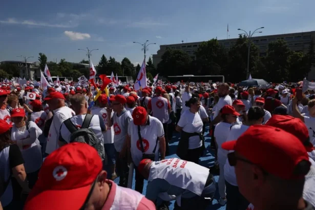 protestele din sanatate ar putea reveni in toamna alexandru rogobete au suspendat greva n au oprit o 6a8bf54f6ab4f