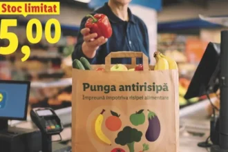 pungi cu aproximativ 2 kg de fructe si legume vandute cu 5 lei noua masura antiririsipa introdusa in magazinele din romania 6a79a609c5865