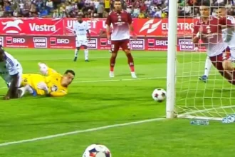 rapid invinge cfr cluj cu 3 1 si urca pe primul loc dobre cu dubla morutan decisiv giulestenii domina derbye28091ul etapei 6a6fb29f77b94