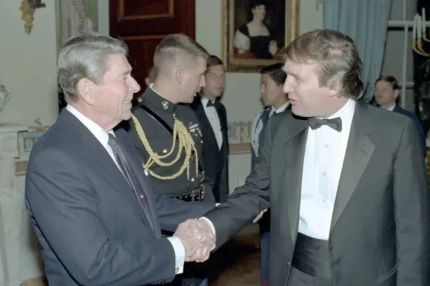 ronald reagan ar fi dezgustat de presedintele trump ar vomita pe el din tablou un important lider politic il ataca in termeni duri pe presedintele sua 6a8c93bb38717