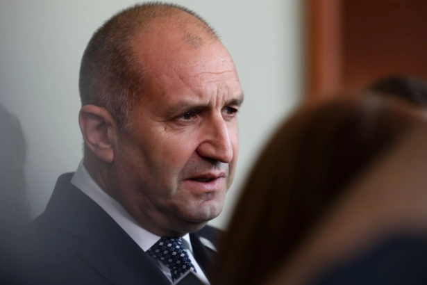 rumen radev incepe sa dea fiori europei bulgaria vireaza spre rusia iar noul premier testeaza terenul lui viktor orban 6a86dd29c9fd2