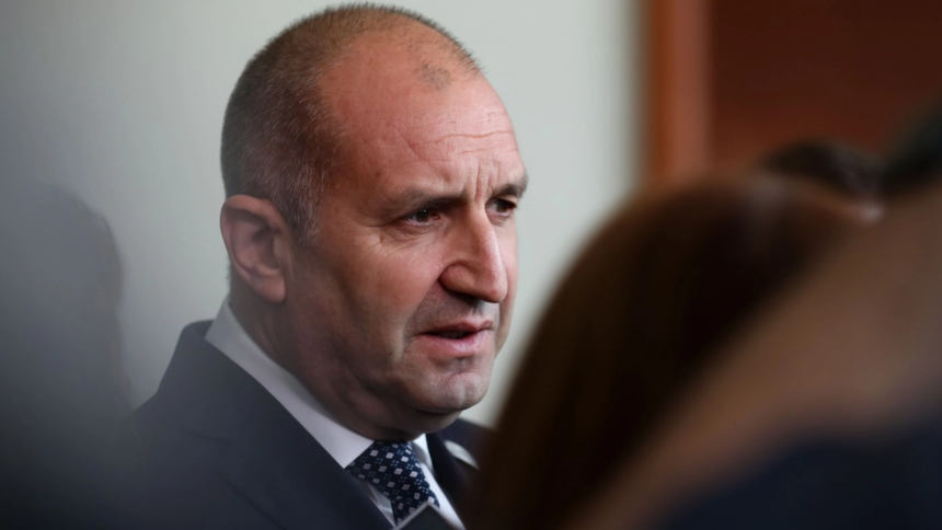 rumen radev incepe sa dea fiori europei bulgaria vireaza spre rusia iar noul premier testeaza terenul lui viktor orban 6a86dd29c9fd2