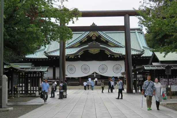sanctuarul interzis japonia infurie china si coreea de sud la 81 de ani de la capitulare 6a804cb713aac