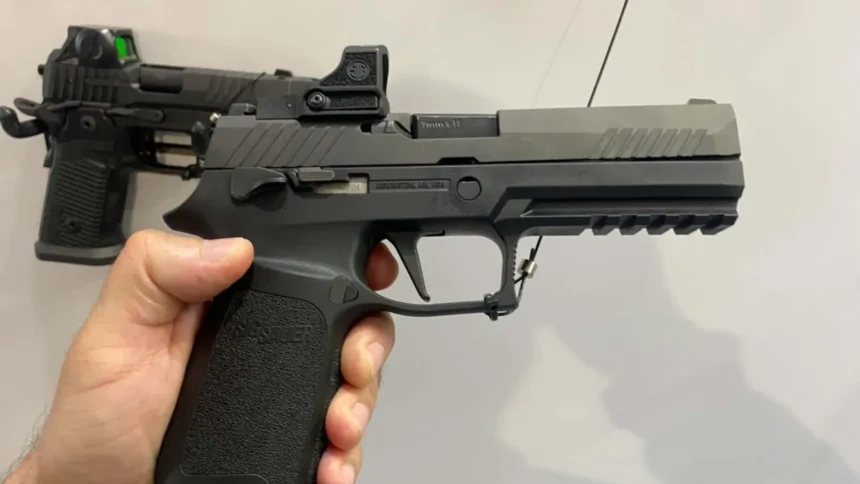 scandal cu focuri de arma un primar a tras cu pistolul dupa un conflict la o tranzactie 6a8eecb5b894f