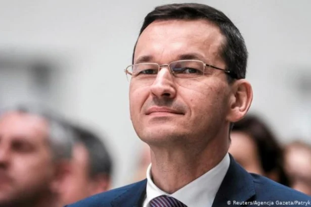 scandal politic in polonia fostul premier mateusz morawiecki si inca 39 de parlamentari dati afara din partidul lege si justitie 6a7ee61ae002a
