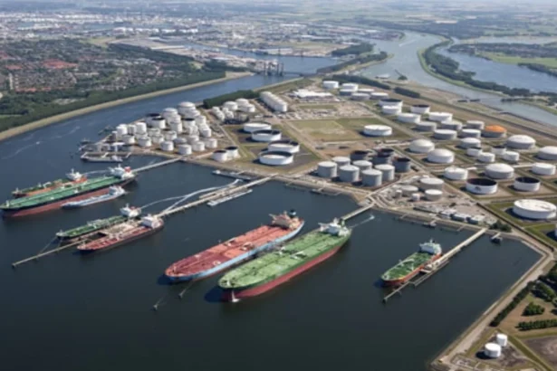 scantei la oil terminal sindicatul declanseaza conflictul colectiv de munca dupa esecul negocierilor salariale 6a8628cc8e77b
