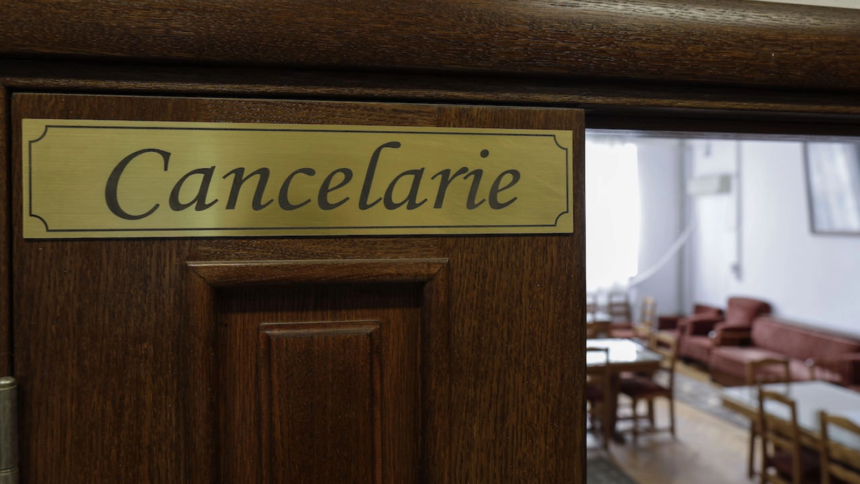 schimbari importante pentru profesori in noua lege a salarizarii vechimea din afara scolii poate conta la salariu iar directorii pot primi bani in plus 6a8860e62894d