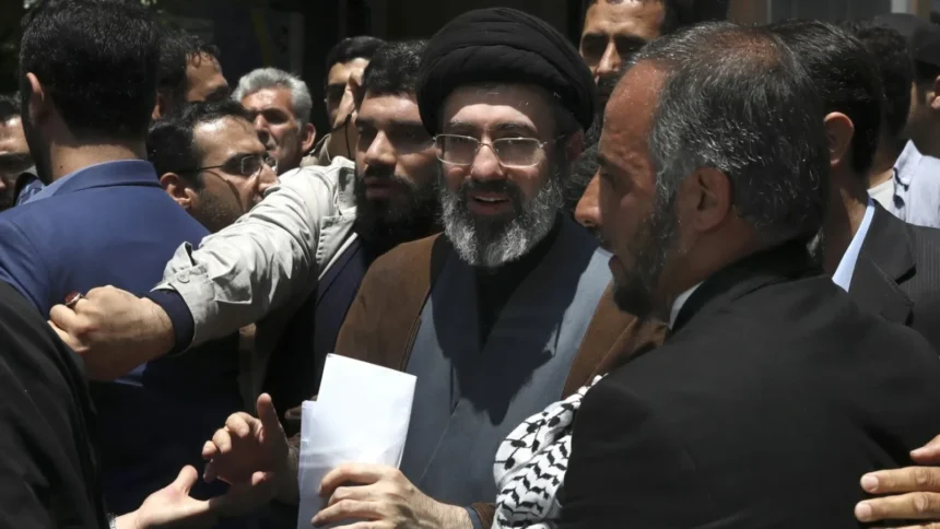 schimbari la varful armatei iraniene mojtaba khamenei isi face simtita prezenta 6a7a17a141123
