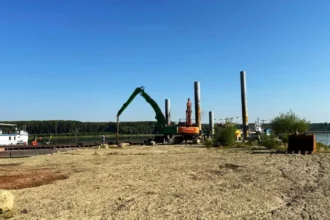 scufundarea celor patru barje in dunare ar putea sa se amane totul se stabileste in urmatoarele ore 6a7300baad6b3