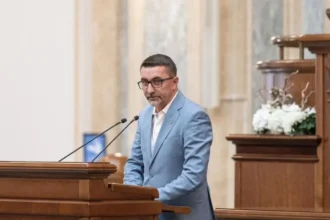 se naste un nou jucator in carpati senatorul udmr lorand turos preia un post de radio care emite in 12 localitati si are o audienta zilnica de sute de mii de ascultatori 6a79baed5f134