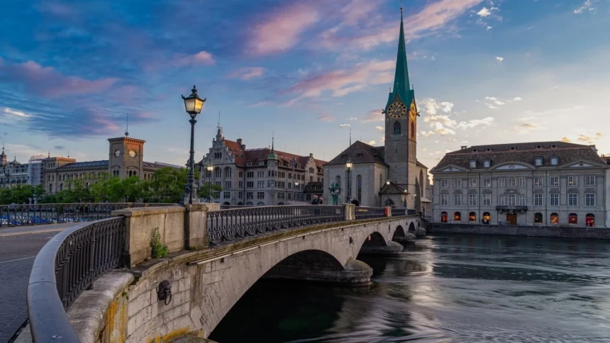 seceta severa loveste elvetia lacul zurich a atins cel mai scazut nivel din ultimii 75 de ani 6a85f19f6b4b3