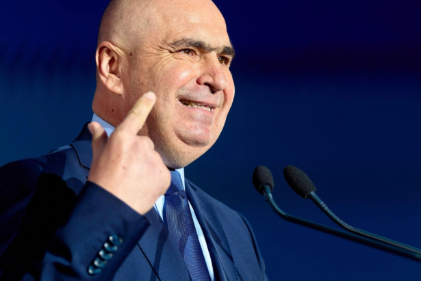 sindicatul angajatilor din guvern ii cere lui bolojan sa explice relatia cu beniamin rus dupa inaugurarea pasajelor construite de firmele omului de afaceri 6a85b6de818c7