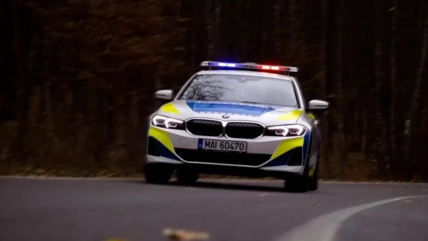 sofer baut urmarit de politisti dupa ce a lovit autospeciala si a fugit tanarul a fost retinut 6a8bff3d0cc8d