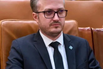 stefanita avramescu aur spune ca decizia ccr privind declaratiile de avere reprezinta o dubla masura 6a846a153a7b0