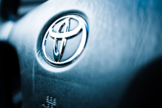 toyota isi imbunatateste estimarile pentru profit si lanseaza un program de rascumparare de actiuni de 63 miliarde de dolari 6a72cf41c0db9