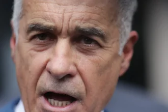 tradare prima reactie a lui calin georgescu dupa ce nicusor dan a anuntat acordul pentru euro renunti la leu renunti la suveranitate 6a723b9a28ee4