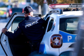 trupele speciale ale politiei interventie de urgenta un tata ameninta ca isi ucide copilul cu un cutter in hunedoara 6a732ae75807c