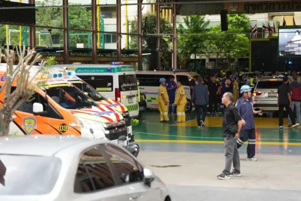 un profesor a murit si alte patru persoane au fost ranite in urma unui atac armat intr o scoala din thailanda atacatorul s a sinucis 6a756fd633959