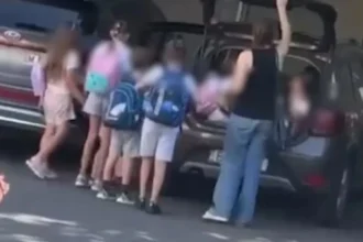 video dacia de 5 locuri transformata ad hoc in microbuz pentru 10 copii au vrut sa incerce mersul in portbagaj explica sefa unui after school 6a7b87f50367c