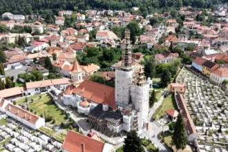 video descoperire surprinzatoare pe santierul unei biserici din brasov sisteme vechi de 300 de ani scoase la iveala in timpul restaurarii 6a8f4061bd21b