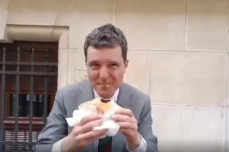 video nicusor dan a mancat o loredana groza o lauda mihai bendeac face haz povestea merdenelei care a impartit internetul 6a89bb1c6f31a