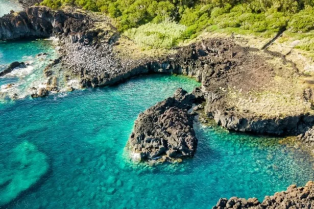 video o destinatie spectaculoasa de vacanta supranumita hawaii al europei ofera preturi extrem de atractive si peisaje care iti taie rasuflarea muntele si marea se imbina perfect a 6a7827146b4cf
