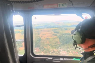 video politistii din bacau in alerta cauta o fata disparuta de acasa inclusiv cu elicopterul forte suplimentate pentru gasirea minorei 6a75922f82b12