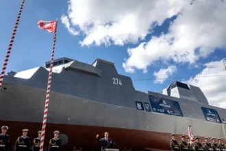 video polonia pune pe apa prima piesa a noii sale flote de razboi orp wicher construita dupa un proiect britanic deschide o noua era militara 6a7e527877477