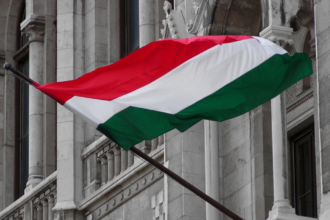 video ungaria are un nou presedinte cine e andras baka juristul care a devenit simbol al independentei justitiei din tara 6a7b34673f5a7