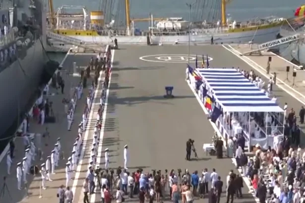 ziua marinei aduce forte impresionante la constanta peste 50 de nave si 15 aeronave doua nave in premiera la festivitati ilie bolojan ia parte la spectacol 6a7ffe80d87d6