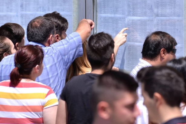 ziua verdictului la bacalaureat 2026 candidatii din sesiunea de toamna afla astazi daca au promovat examenul 6a83e4efba81d
