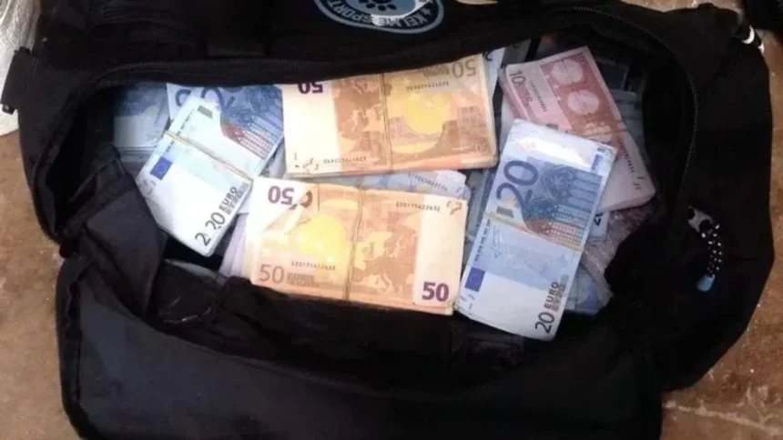 700 000 de euro bani confiscati au disparut de la biroul vamal de frontiera aeroport otopeni calatori s a deschis o ancheta 6adf61e1e2e78