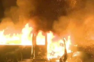 accident de proportii pe o sosea din canada doua autobuze pline de oameni au fost inghitite de flacari bilantul victimelor 6ad18a11cd5b5
