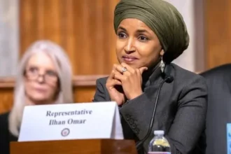 agentii federali au perchezitionat locuinta uneia dintre cele mai cunoscute adversare ale lui trump 6acd25104af59