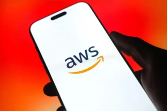 amazon are aproape intreaga capacitate de cloud computing contractata pana la sfarsitul anului 2027 pe fondul cererii uriase pentru inteligenta artificiala 6adf0d8e2ac73