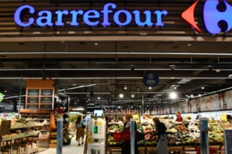 carrefour lovit de protestele violente din franta actiunile au scazut cu pana la 12 6ad884186fc03