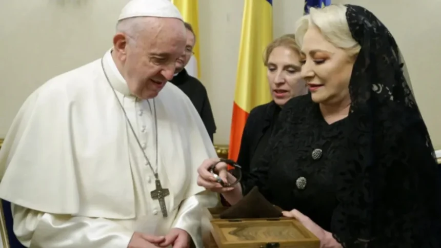 ce s a intamplat cu ceasul de 10 000 de euro daruit de viorica dancila papei francisc in 2019 6adec732a7662
