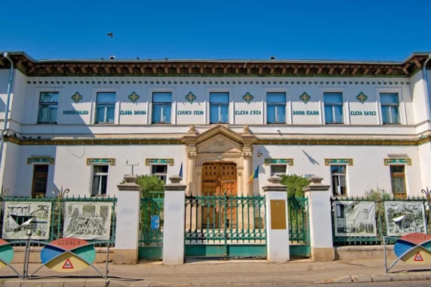 ce se aude dupa lasarea serii pe coridoarele scolii centrale din bucuresti cine a fost anca eleva a carei fantoma ar bantui cladirea 6ad99d527ff62