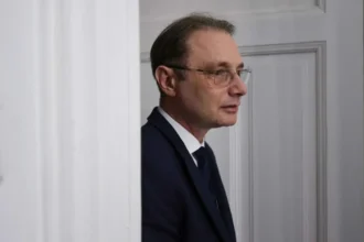 cine este femeia care a fost numita director de cabinet al premierului luca niculescu 6ad91ec3c239d