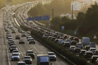 circulatie inchisa pe dn1 in prahova marti si miercuri cnair anunta rutele alternative pentru montarea unei pasarele pietonale 6ad5fd333517e