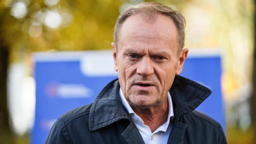 complot pentru asasinarea lui donald tusk anchetatorii au gasit dispozitive explozive artizanale in apartamentul suspectului 6ace92b42502f