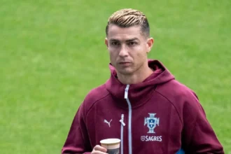 cristiano ronaldo i a transmis un mesaj de incurajare lui hvicea kvarathelia de la psg 6ad9df8c653e4