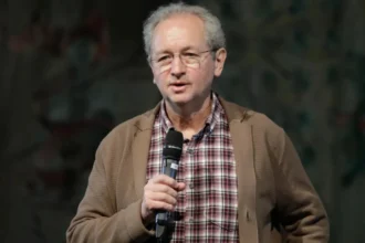 dan puric a fost scos din programul aniversar al unui liceu mesajul ironic al actorului dupa petitia unei tinere 6abf8a12d0776