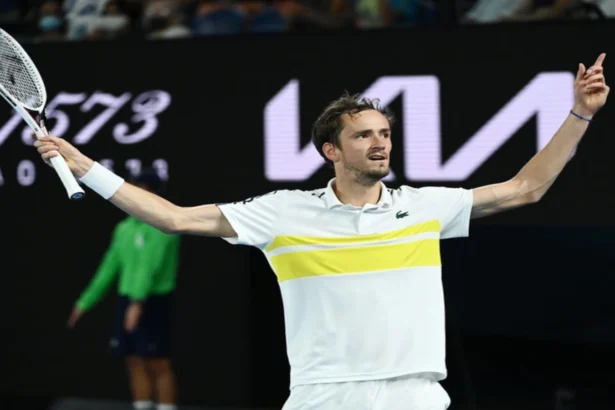 daniil medvedev a cucerit trofeul la turneul de la almati atp 6ade1a5b58382