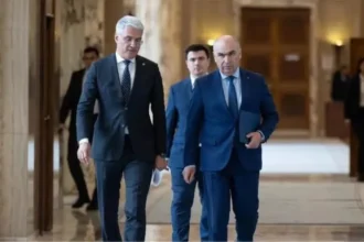 dragos pislaru sare in apararea lui llie bolojan dupa audierea la dna si lanseaza sageti catre psd nu pentru zboruri private sau cutii de pantofi umplute cu bani 6ac0d6ec3dc88