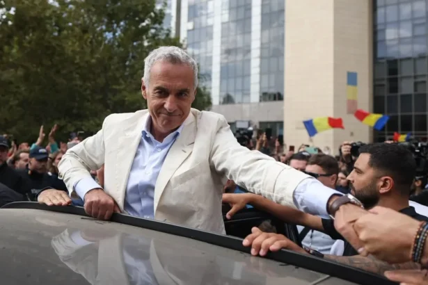 efervescenta dispare numai cateva zeci de persoane au protestat la arestul central pentru eliberarea lui calin georgescu 6abf95c9b4b3e