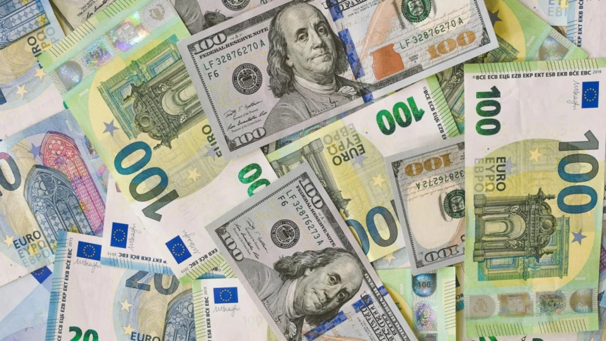 euro a ajuns la cel mai scazut nivel fata de dolar din ultimul an si jumatate 6ac3531f0ca93