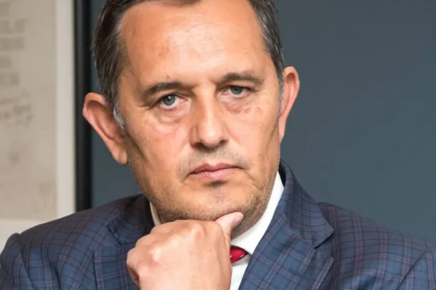 europarlamentar gheorghe piperea trei institutii publice au aprins lumina in camara lui bolojan si a lui nazare si s au vazut ditamai sobolanii 6adb4344902cf