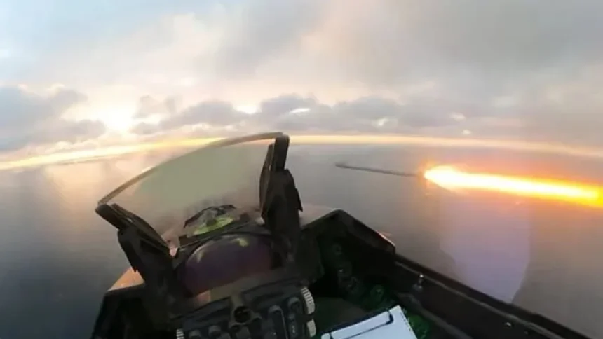 foto mapn a publicat imagini din momentele in care f 16 doboara dronele rusesti deasupra marii negre cum au intervenit avioanele 6ad48f924cc54