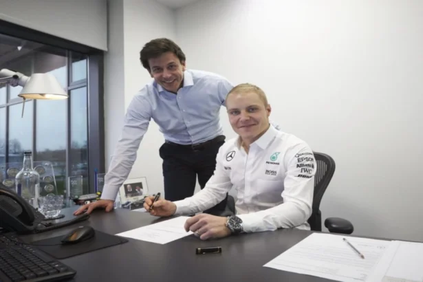 foto valtteri bottas a parcurs 420 de kilometri cu bicicleta pentru a ajunge la marele premiu de formula 1 din singapore 6ac786ced47db